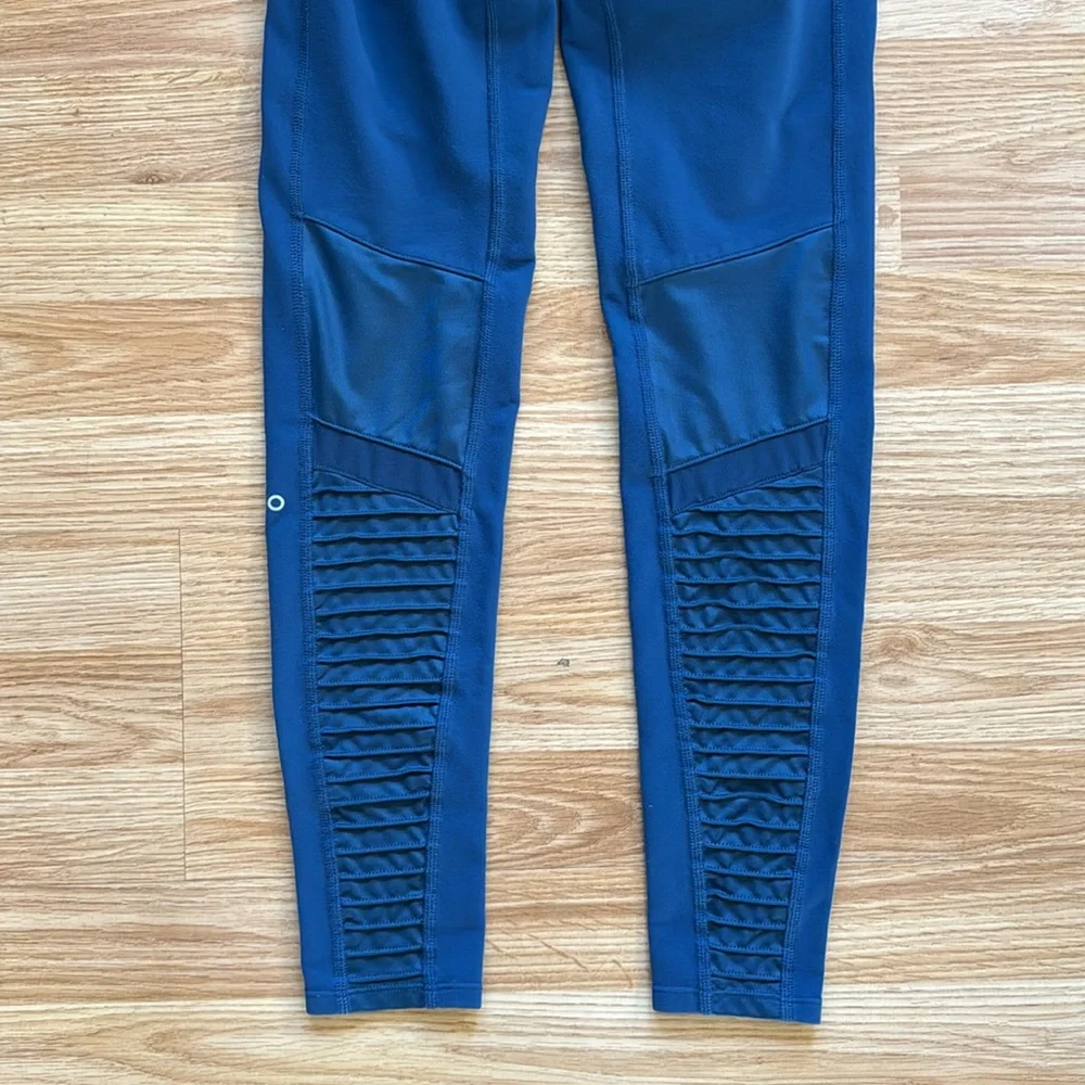 Alo Moto Leggings - size S